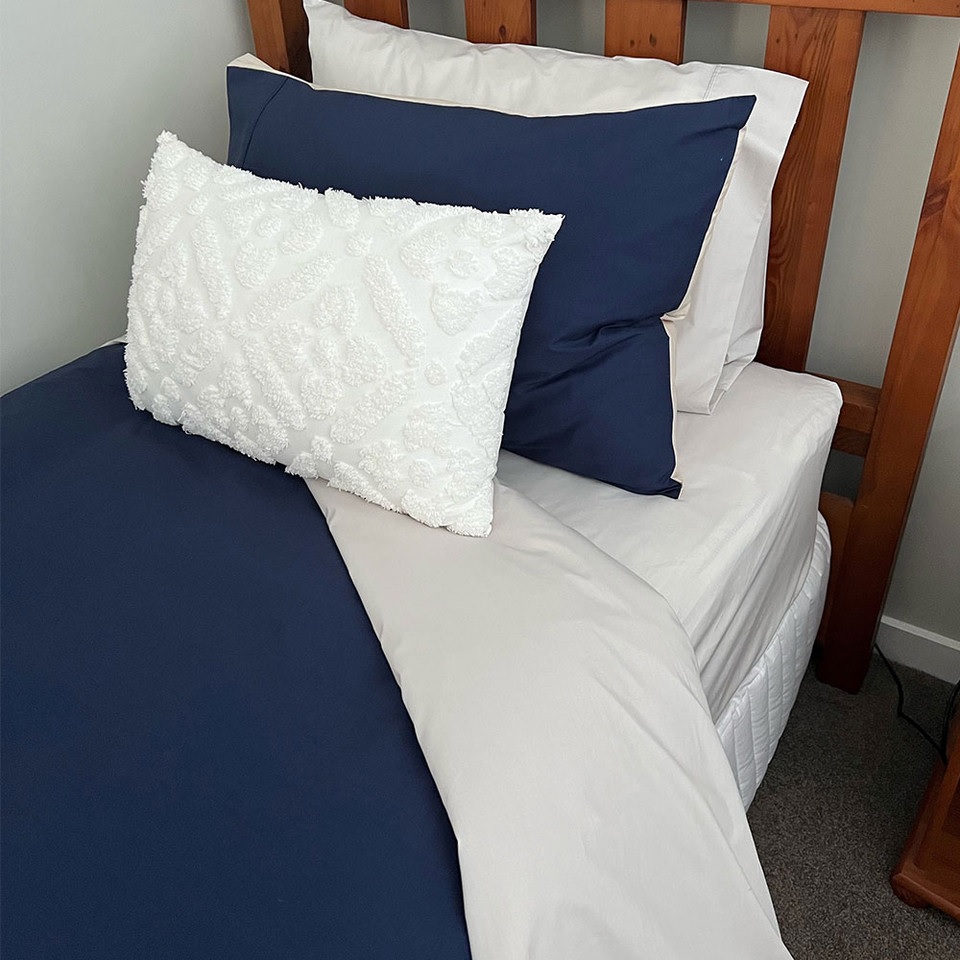 Duvet Cover Set Single Navy-Oyster Only